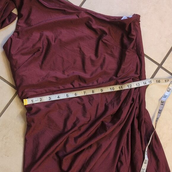 NWT Cynthia & Sahar Cascading Bow One Shoulder Satin Dress Cabernet Red L - Picture 10 of 16